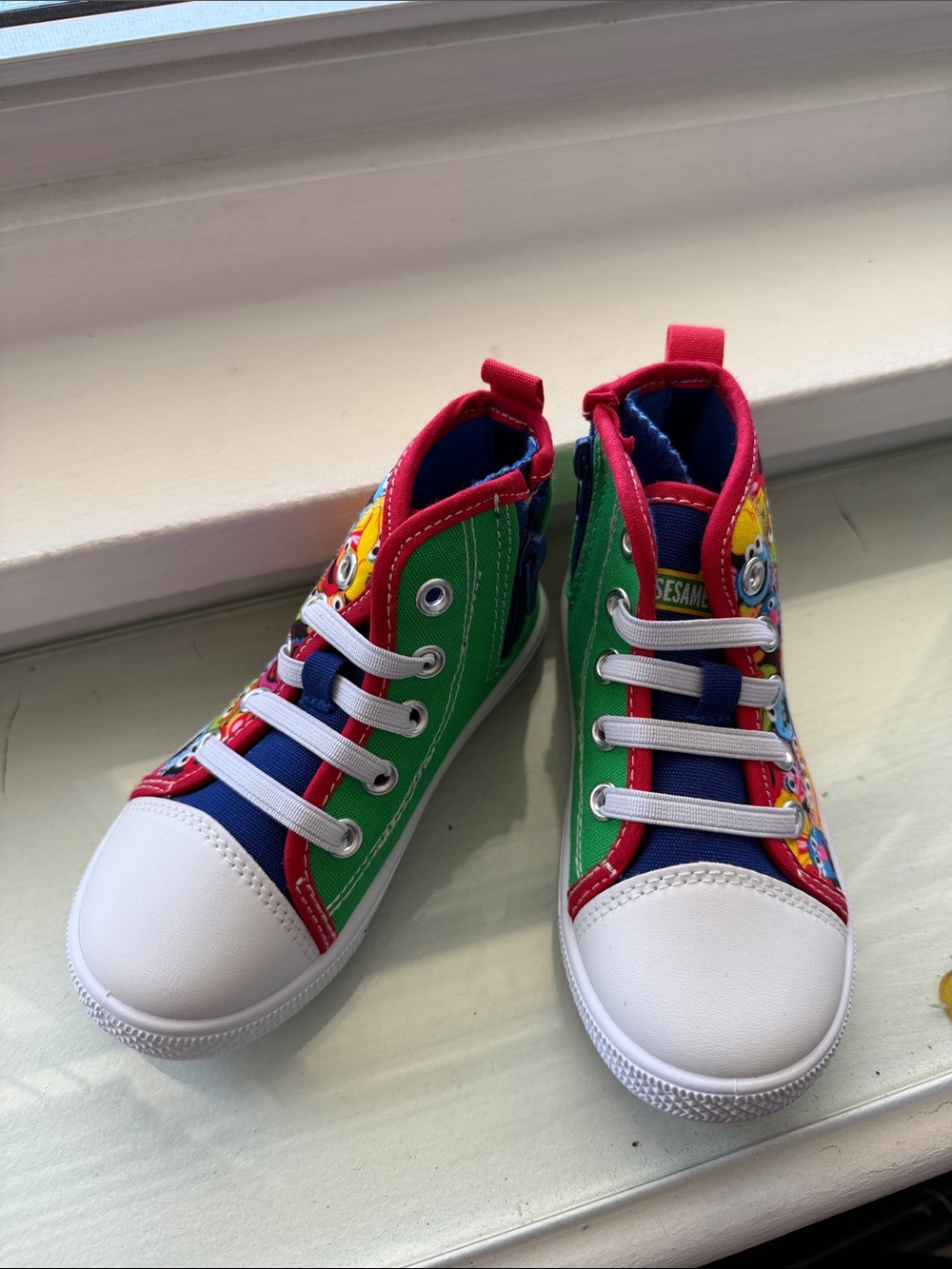 Sesame Street Green Red Blue White Kids High-Top Sneakers